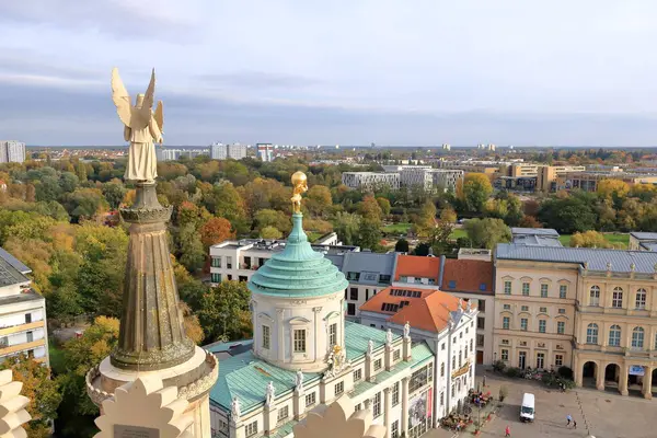 Potsdam, Brandenburg, Almanya - 19 Ekim 2024: St. Nikolai Kilisesi 'nden (Nikolaikirche)