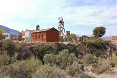 Batı tarzı filmler için evler, çölün ortasında mini Hollywood, Tabernas, Almeria, Endülüs, İspanya