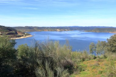 Almodovar del Rio, Cordoba, Endülüs, İspanya yakınlarındaki Brena rezervuarı.