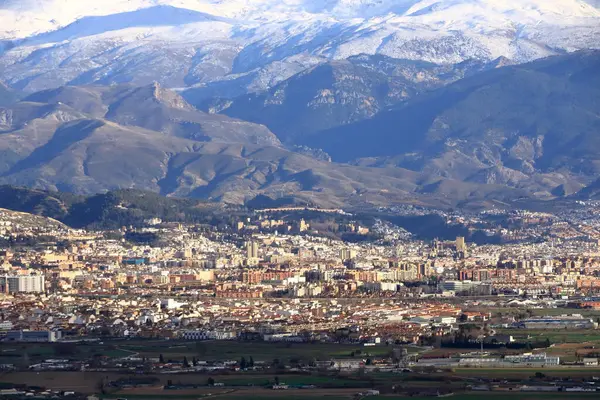 Granada, Endülüs, İspanya üzerinde havadan panoramik bir manzara