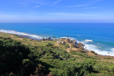 Tanca Cebelitarık Boğazı, Fas - 17 Şubat 2025: Akdeniz ile Atlantik Okyanusu arasındaki sınır