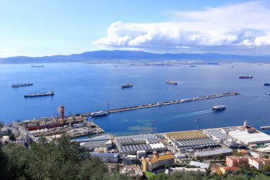 Gibraltar, Birleşik Krallık - 19 Şubat 2025: Cebelitarık 'ın yukarıdan görünüşü