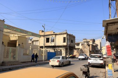 Musul, Irak Mussolosu - 17 Kasım 2024: Musul kentinde trafik ve sokak yaşamı