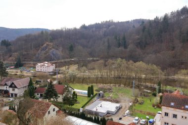 Madalyon, Çek Cumhuriyeti 'nde Bohemya - Nisan 05 2025: eski kalenin çevresi