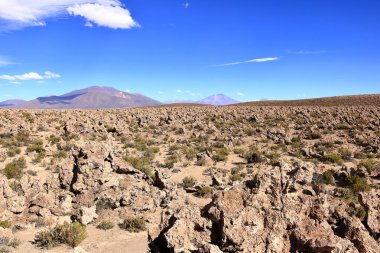 Bolivya 'nın sud lipez bölgesinde kurak dağlık bölgeler