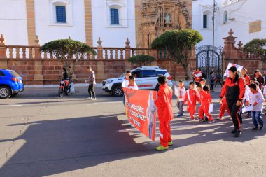 Bolivya 'daki Sucre - 21 Mayıs 2025: Şehrin merkezinde barışçıl bir gösteri