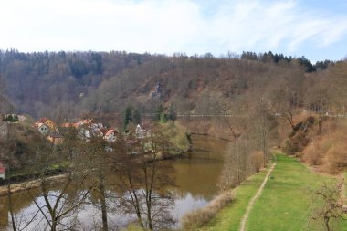 Madalyon, Çek Cumhuriyeti 'nde Bohemya - Nisan 05 2025: eski kalenin çevresi