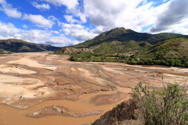 Sucre, Bolivya yakınlarındaki Arid Pilcomayo Nehri Vadisi.