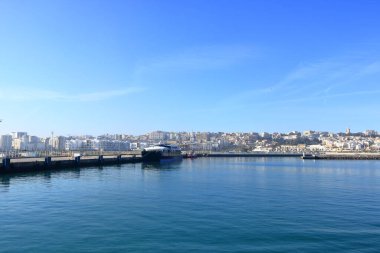 Tanca, Cebelitarık Boğazı, Fas - 17 Şubat 2025: Şehrin yolcu limanına varış