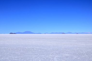Bolivya 'daki Salar de Uyuni tuz yatağının manzarası