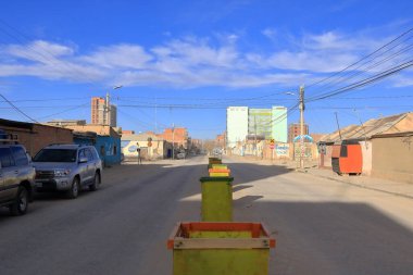 Uyuni, Bolivya - 25 Mayıs 2025: Sabah vakti şehrin sokakları