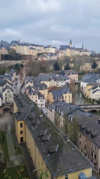 Luxembourg City Luxemburgo Casas Bairro Grund Vale Abaixo Centro Cidade — Vídeo de Stock