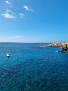 Cala de las Tortugas Kanarya Adaları 'nda olağanüstü bir kıyı deneyimi sunuyor..