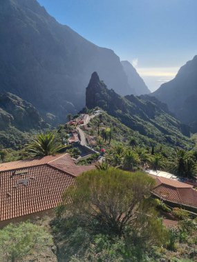 Tenerife 'de güneşli bir günde Masca Köyü