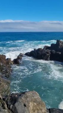 Charko De La Laja, fırtınalı dalgalar çarpıyor