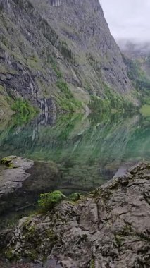Yukarı Bavyera 'da Alp Sakinliği Obersee Yansımaları