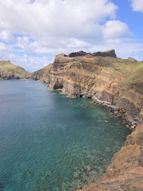 Ponto de Vista, So Loureno Yarımadası, Madeira çarpıcı bir bakış açısı dramatik uçurumlar, vahşi Atlantik dalgaları ve el değmemiş doğal güzellik sunuyor..