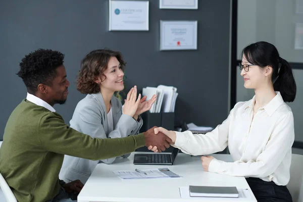 Young Candidate Getting Job She Sitting Table Shaking Hands Manager — Stock Photo, Image
