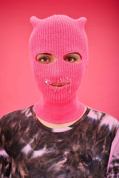 Portrait Young Woman Pink Balaclava Pinned Closed Mouth Looking Camera — Stock Photo, Image