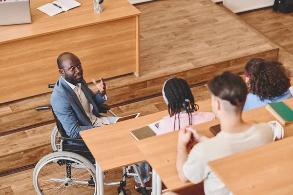 African Professor Disability Giving Lecture Group Students Auditorium — Stock Photo, Image