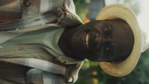 Vertical Portrait Joyous African American Farmer Straw Hat Posing Camera — Stock Video