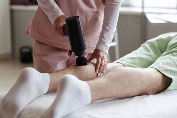 Close Van Massagebenen Van Therapeut Van Patiënt Met Speciale Medische — Stockfoto