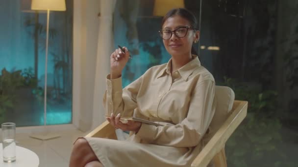 Medium Portrait Shot Beautiful Asian Female Psychologist Glasses Elegant Outfit — Stock Video