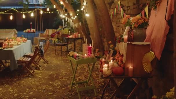 People Shot Magnificent Autumn Backyard Hanging Light Bulbs Set Festive — Stock Video