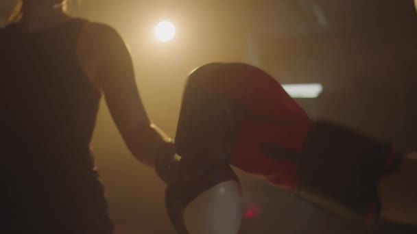 Обрізаний Знімок Жіночих Боксерів Рукавичках Підтримують Один Одного Під Час — стокове відео