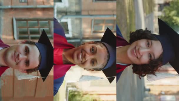 多様な笑顔の男性と女性の卒業生の垂直スプリットスクリーンは バックグラウンドの大学でカメラを見ている帽子やガウンを着用しています — ストック動画