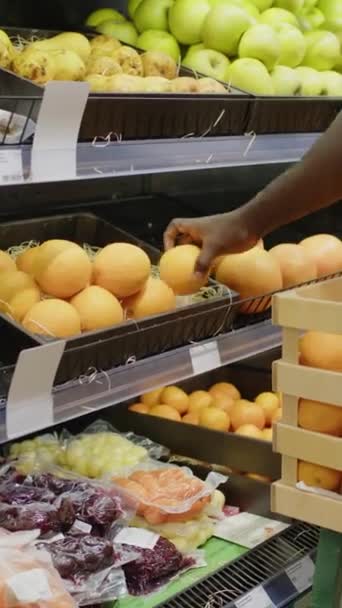 Vertical Shot Unrecognizable Male Grocery Store Worker Laying Out Ripe — Stock Video