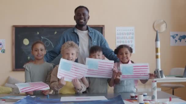Group Portrait Joyous African American Teacher Little Multi Ethnic Kids — Stock Video