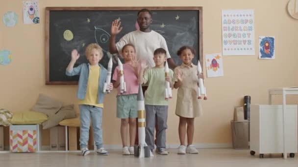 Group Portrait Joyous African American Teacher Little Multi Ethnic Kids — стоковое видео