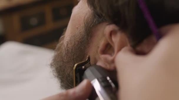 Close View Hands Unrecognizable Barber Lining Beard Male Client Trimmer — Stock Video