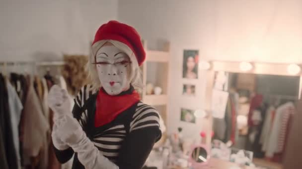 Professional Female Mime Artist Performing Energetic Dance Acting Out Looking — Stock Video