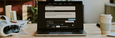 Ekranda çeşitli iletiler ve ahşap masanın üstünde VR kulaklığı olan bir web sitesi afişi