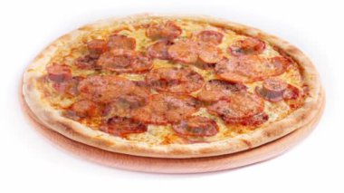 İzole edilmiş pizza seti, yan görüş, beyaz arka plan video stop hareketi. Pizzalar menü kartı, web tasarımı, site, mağaza, reklam veya fast food dağıtımı için ayarlandı.