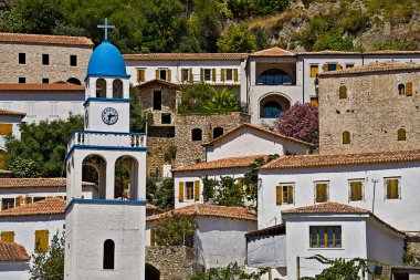 Arnavutluk kıyı şeridinde yer alan Yunan tarzı Dhermi köyü anakaradan fotoğraflandı.