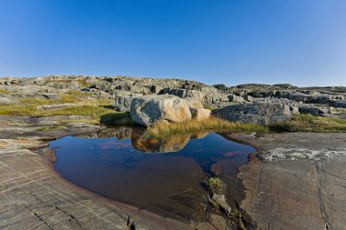 Roeroe adasında su birikintisi