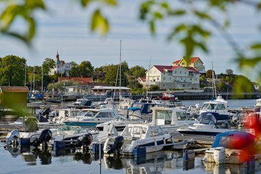 Styrsoe adasındaki liman bölgesi.