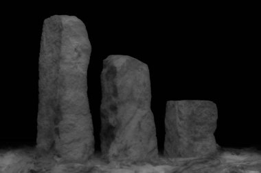 Üç Pasaklı Kaya Bloğu, Sütunlara Boyutları Gösteriyor, Bulanık bir tabanda En Uzun Taşa Boyalı Doku.