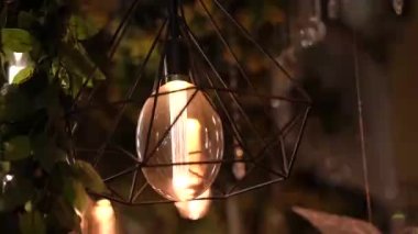 Işıklı Asya Düğün Sahnesi Dekorasyonu. Pakistan Düğün Töreni Düzenlemeleri