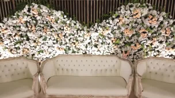 Drone Bilder Vacker Bröllopsceremoni Inredning Blomsterarrangemang Festlig Fin Miljö Med — Stockvideo