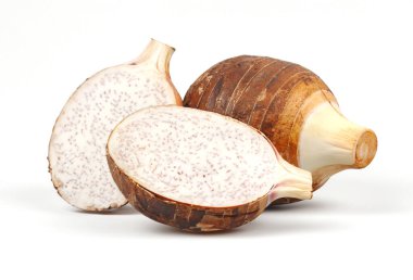 Taro beyaz arkaplanda izole edildi