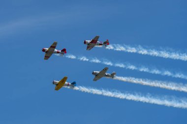 Reading, Pennsylvania, ABD-Haziran 6, 2022: Dört adet 2. Dünya Savaşı sonrası uçak, Orta-Atlantik Müzesi 2.