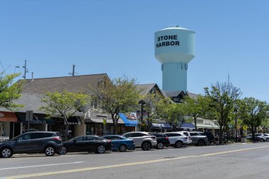 Stone Harbor, New Jersey - Haziran 6, 2022 The Stone Harbor su kulesi, Jershey Shore Landmark popüler Doğu Yakası sahil alışveriş bölgesinin kalbindedir..