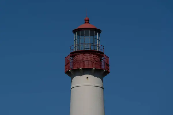 Cape May Deniz Feneri mavi bir arka planda