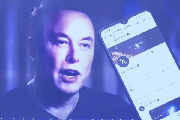 Ucraina 2023 Elon Musk Profilo Twitter Smartphone Elon Musk Sullo — Foto Stock