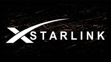 Logo uydu internet şirketi Starlink SpaceX grunge rengi APRICOT CRUSH dokusu ile siyah bir arkaplan üzerinde