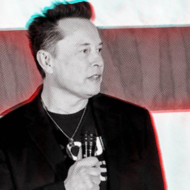 Ukrayna. Poltava. 19 Ekim 2024.Fotoğraf: Elon Musk Twitter sayfası, Philadelphia, Pensilvanya 'da bir belediye binasında yaptığı konuşma sırasında bir dizüstü ekranda. Kullanılan renk yarı- ton filtresi ve efekt hatası.